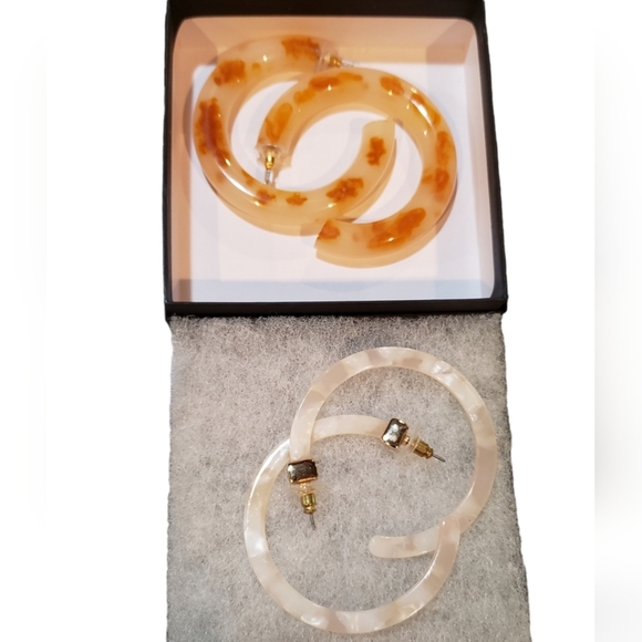 Bundle of Womens Large Resin Hoop Earrings Cognac and White - Picture 1 of 4